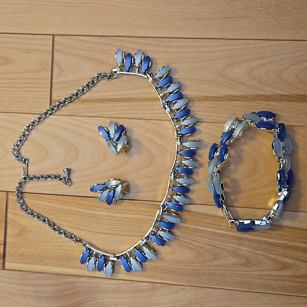 Vintage Estate Blue and Silver Jewelry Set With Clip On Earrings NWOT